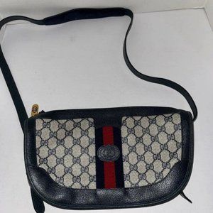 Authentic Vintage Gucci shouldercrossbo